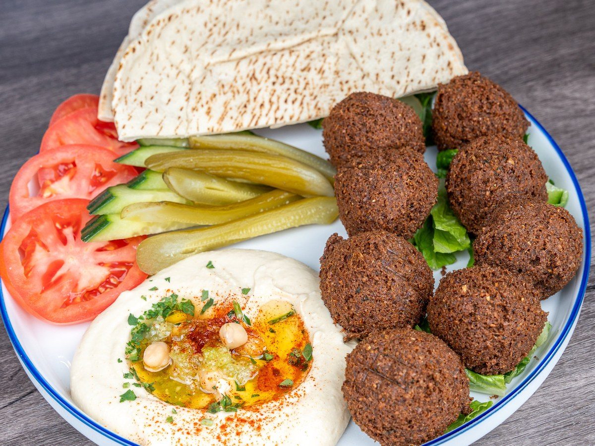 Falafel Platter (8 pc)
