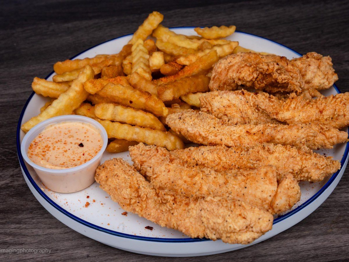 6 pc Chicken Tenders & Fries
